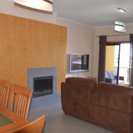Apartamento Frente Ao Mar Com Piscina De Agua Salgada Quarteira Buitenkant foto