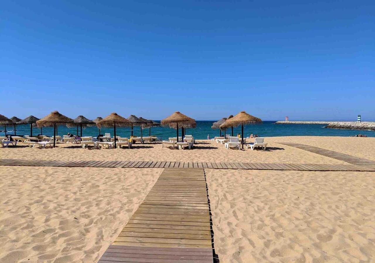 Apartamento Frente Ao Mar Com Piscina De Agua Salgada Quarteira Buitenkant foto