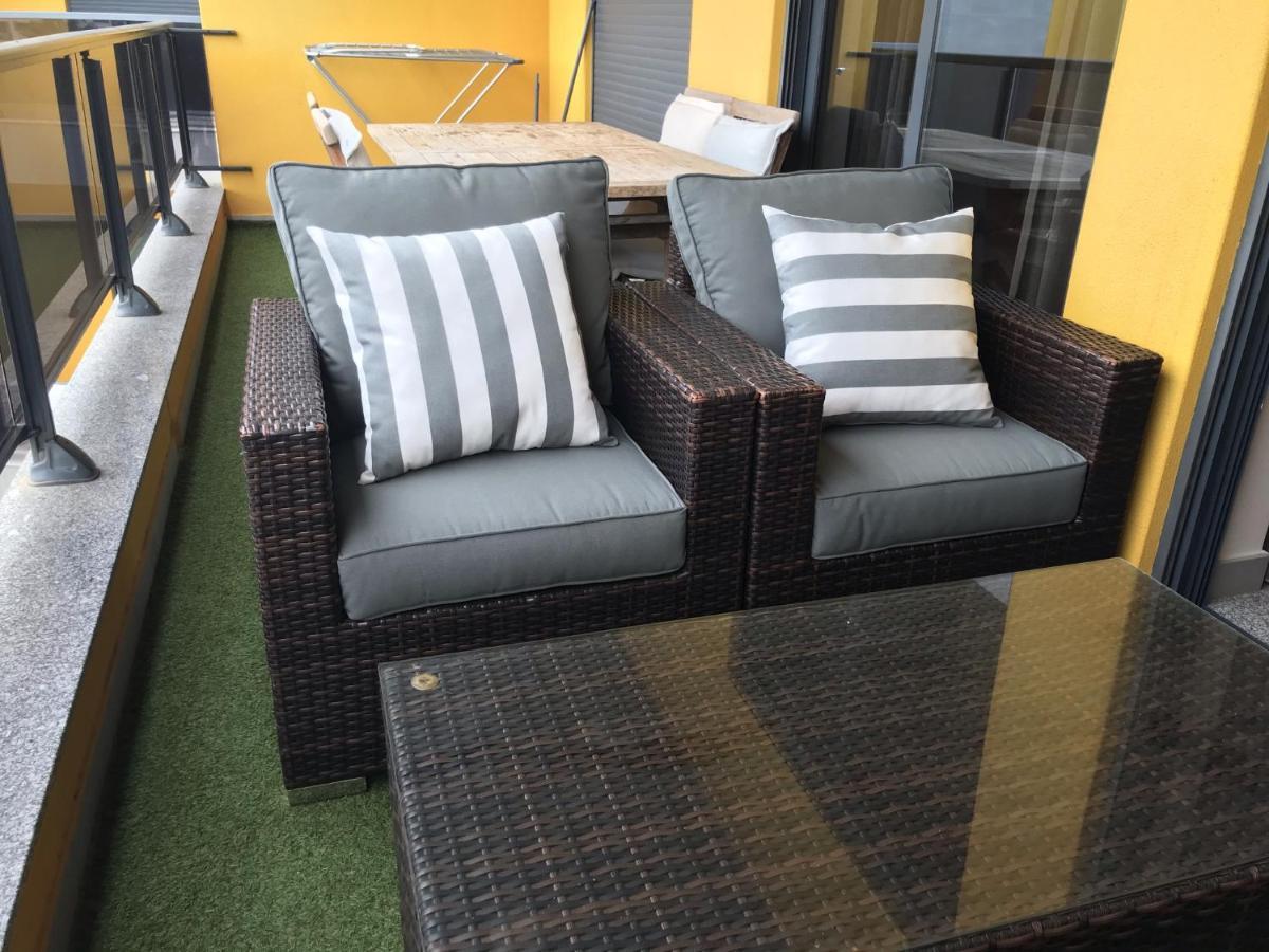 Apartamento Frente Ao Mar Com Piscina De Agua Salgada Quarteira Buitenkant foto